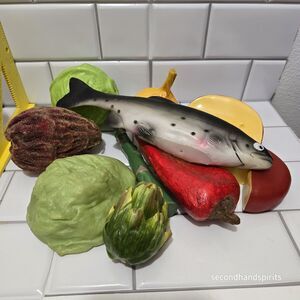 Kitchen Kitsch: Faux Fish and Veggies Props Display Let's Pretend 10 Pc Lot